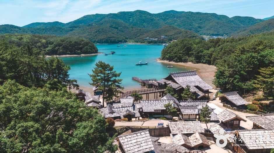 Marine Drama Set